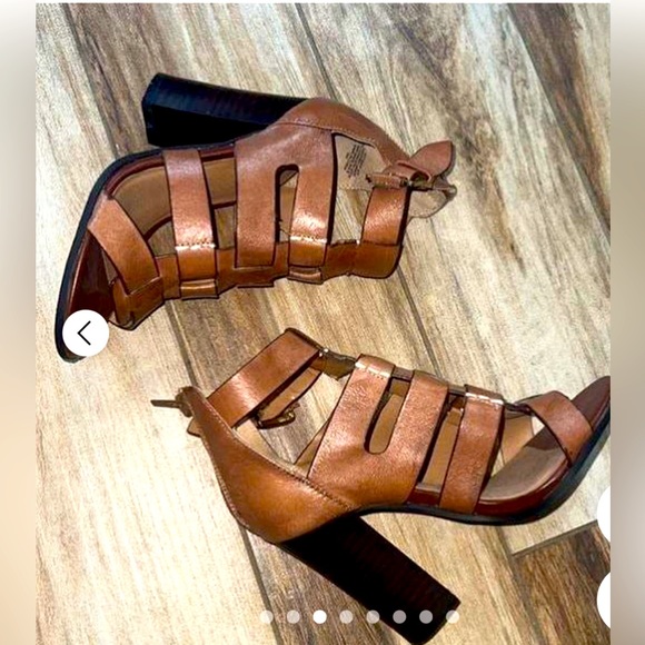 Steve Madden Queeen brown strappy heels - Picture 3 of 5